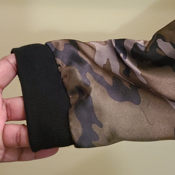 Justify Lightweight Camouflage Jacket - Picture 6 of 11